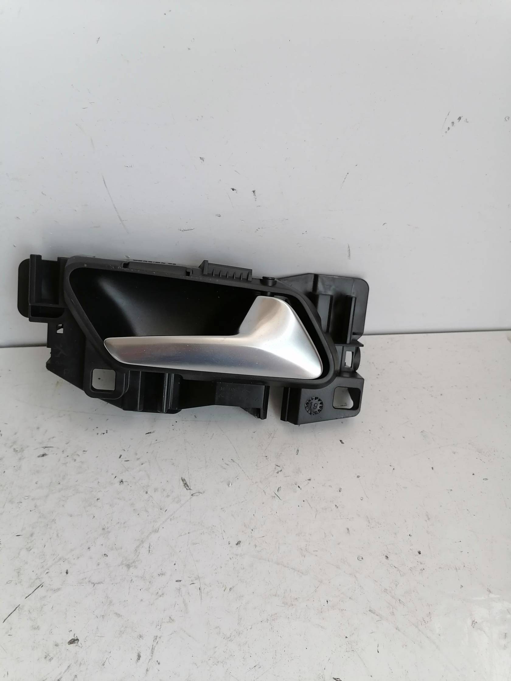 Maniglia int. apertura  porta ant. dx.